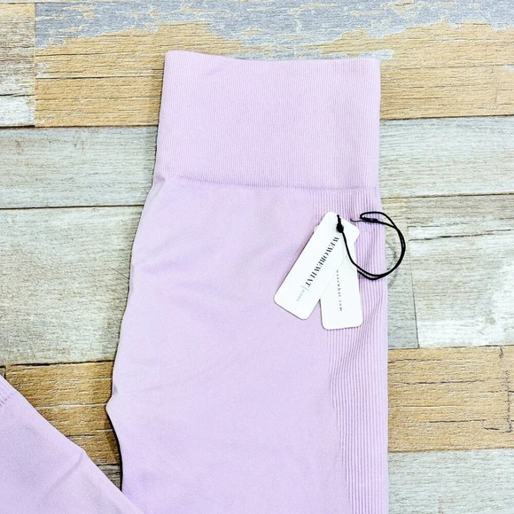 WEWOREWHAT Lilac seamless circular knit leggings | active fit | Medium * - Picture 3 of 9